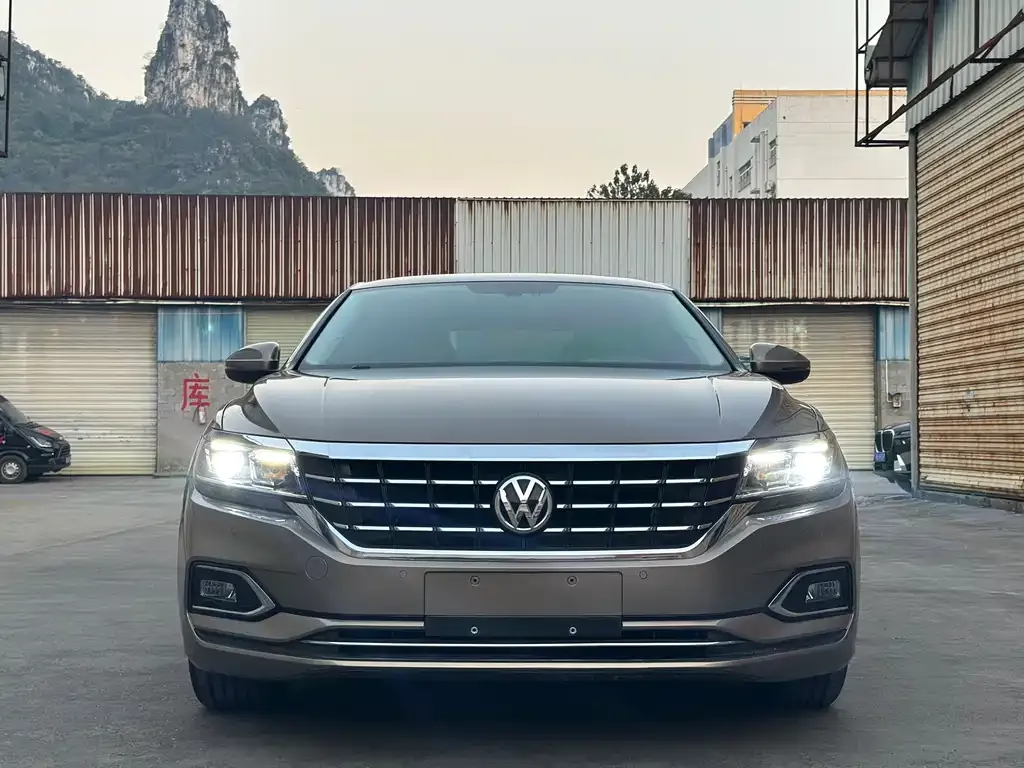 Volkswagen Passat — фото 5