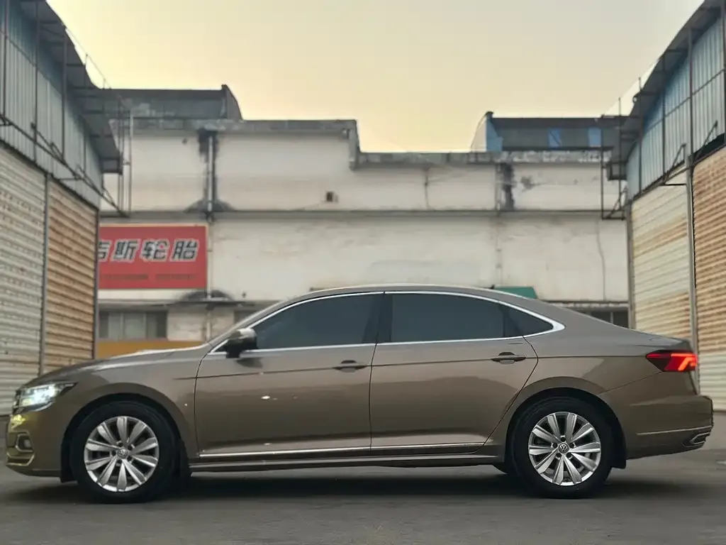 Volkswagen Passat — фото 3