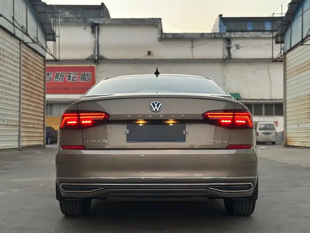 Volkswagen Passat — фото 2