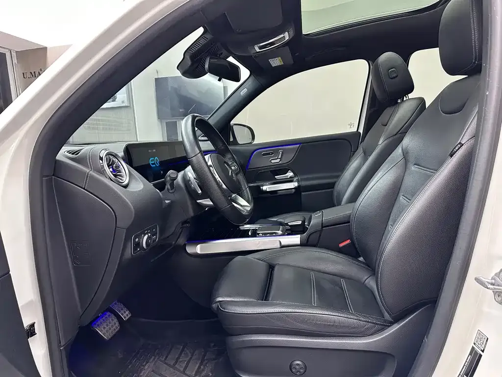 Mercedes-Benz EQB — фото 10