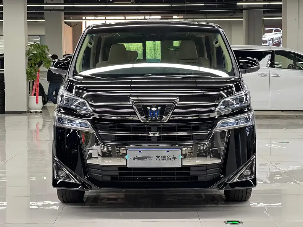 Toyota Vellfire — фото 5