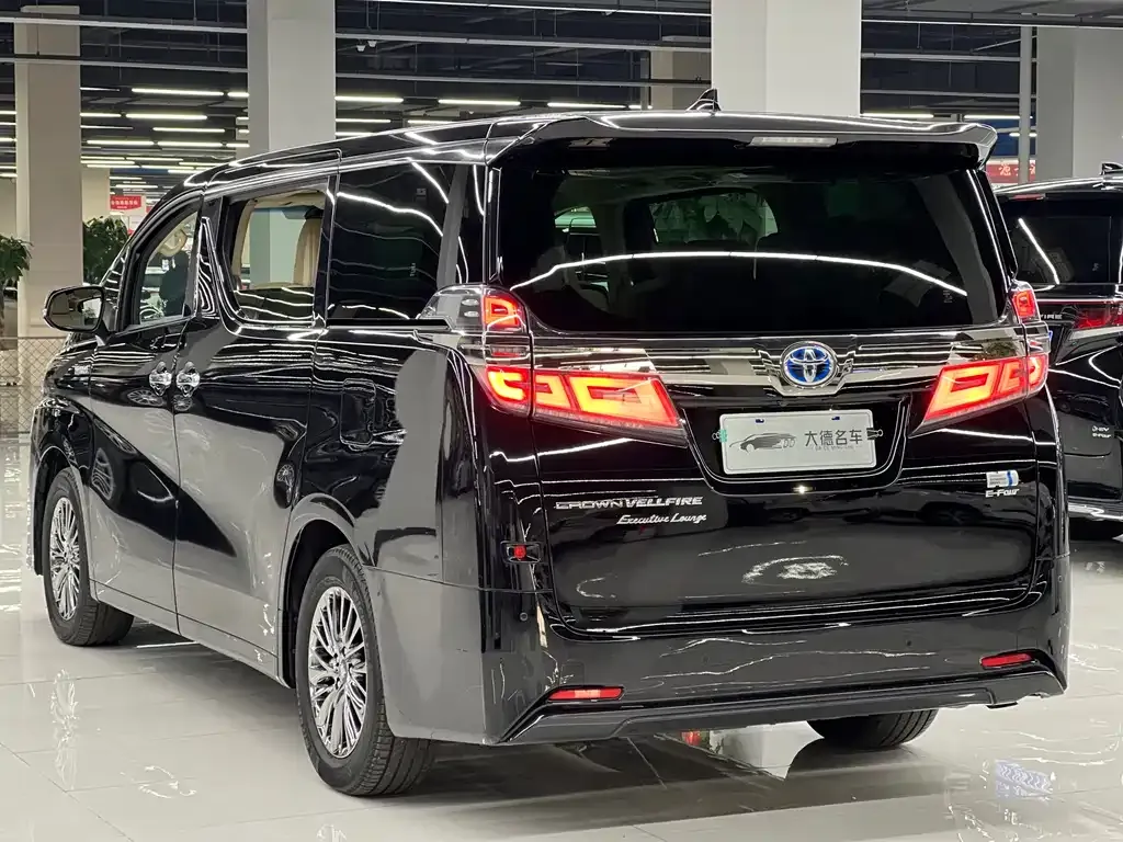 Toyota Vellfire — фото 6