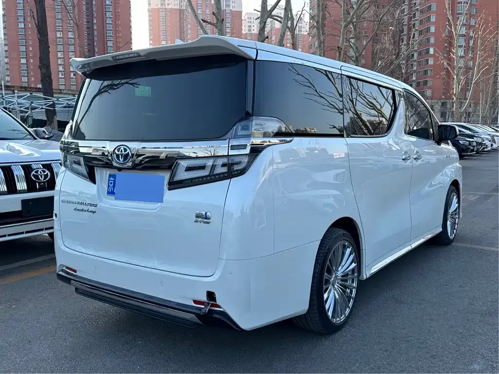 Toyota Vellfire — фото 7