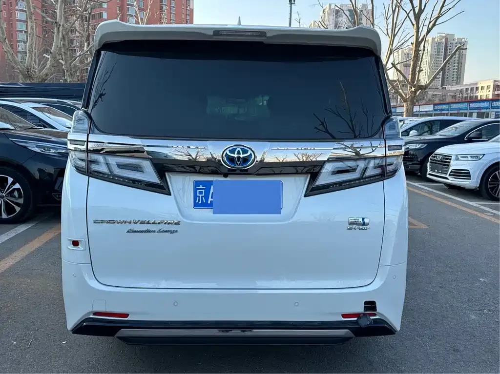 Toyota Vellfire — фото 3