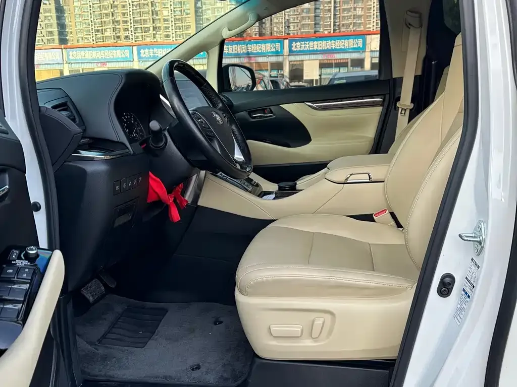 Toyota Vellfire — фото 5