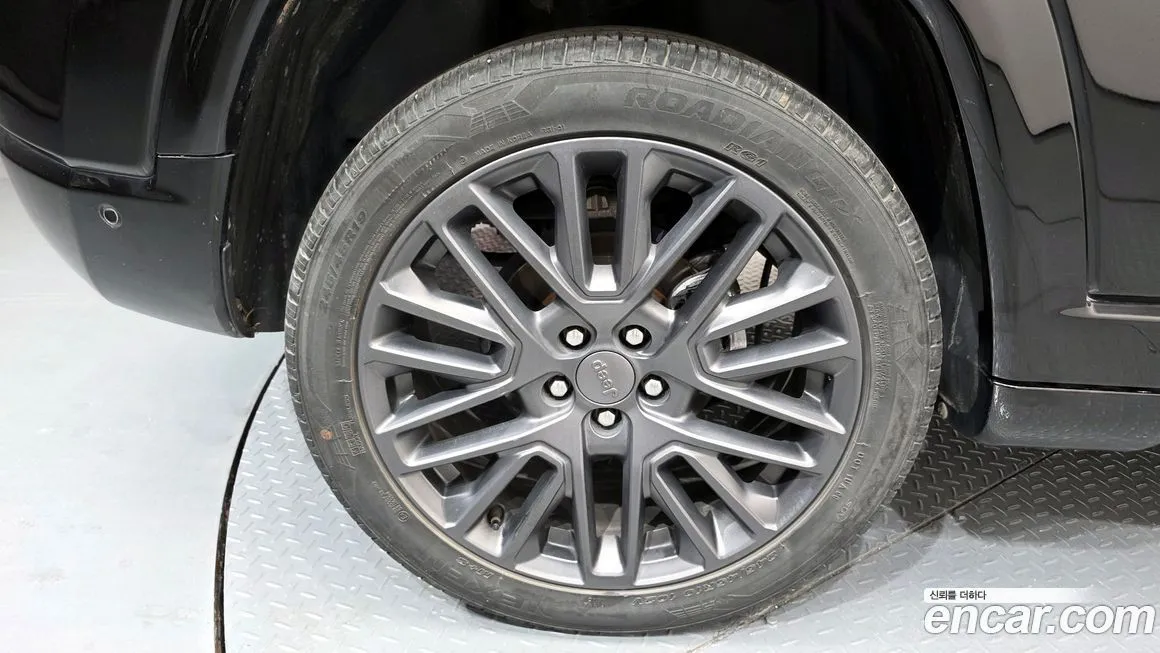 Jeep Compass — фото 10