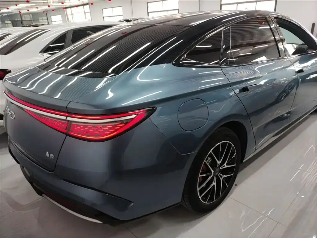 BYD Seal — фото 10