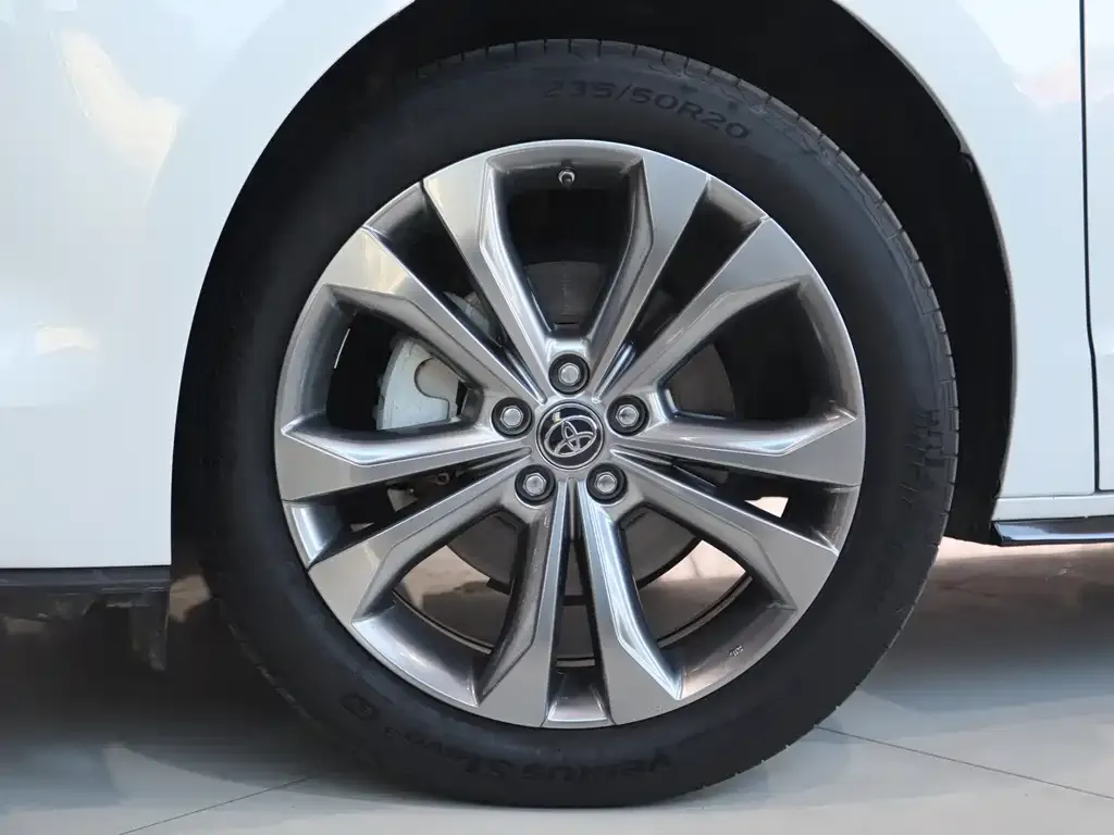 Toyota Sienna — фото 10