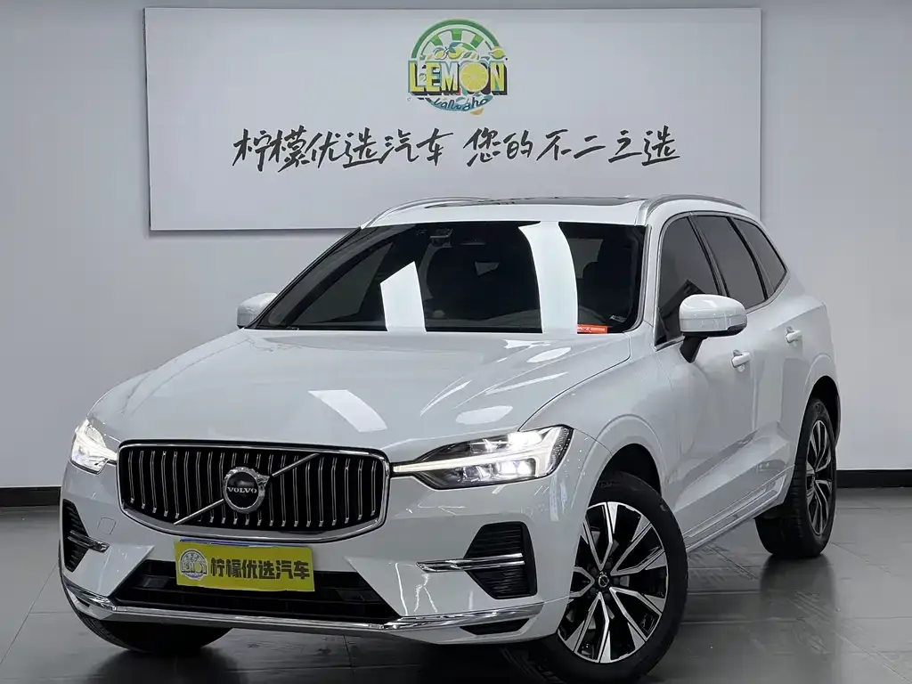 Volvo XC60 — фото 1