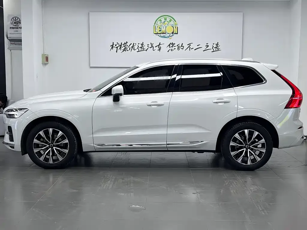 Volvo XC60 — фото 10