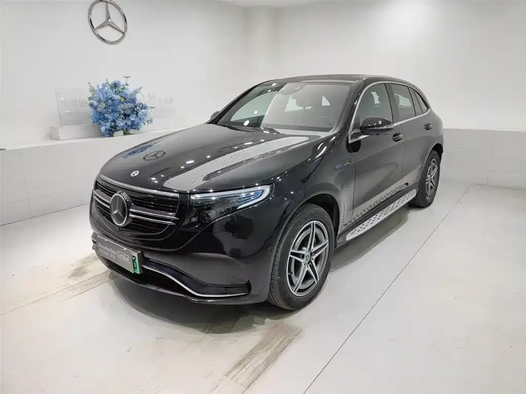 Mercedes-Benz EQC — фото 1