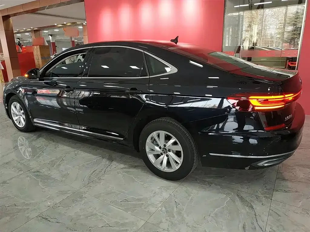 Volkswagen Passat — фото 5