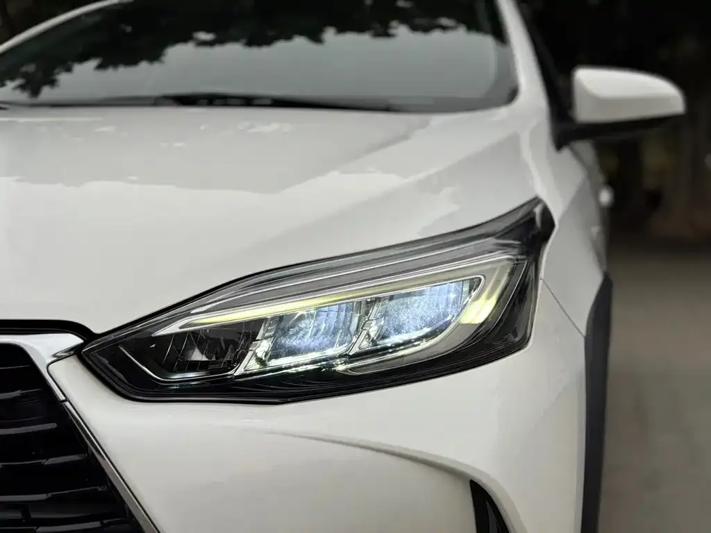 Toyota Yaris L — фото 9