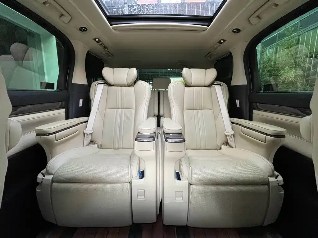 Toyota Vellfire — фото 6