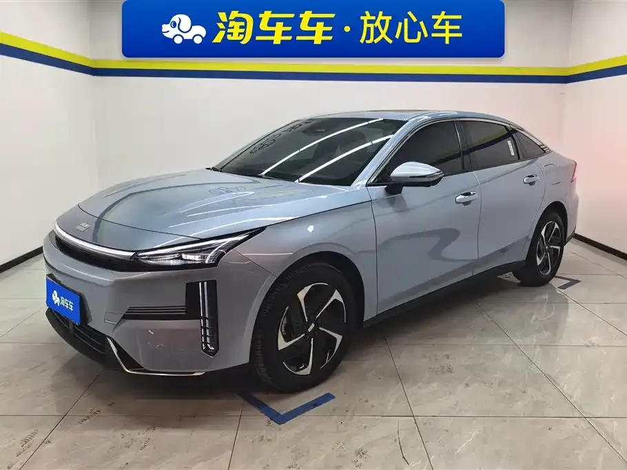 Geely Galaxy L6 — фото 1