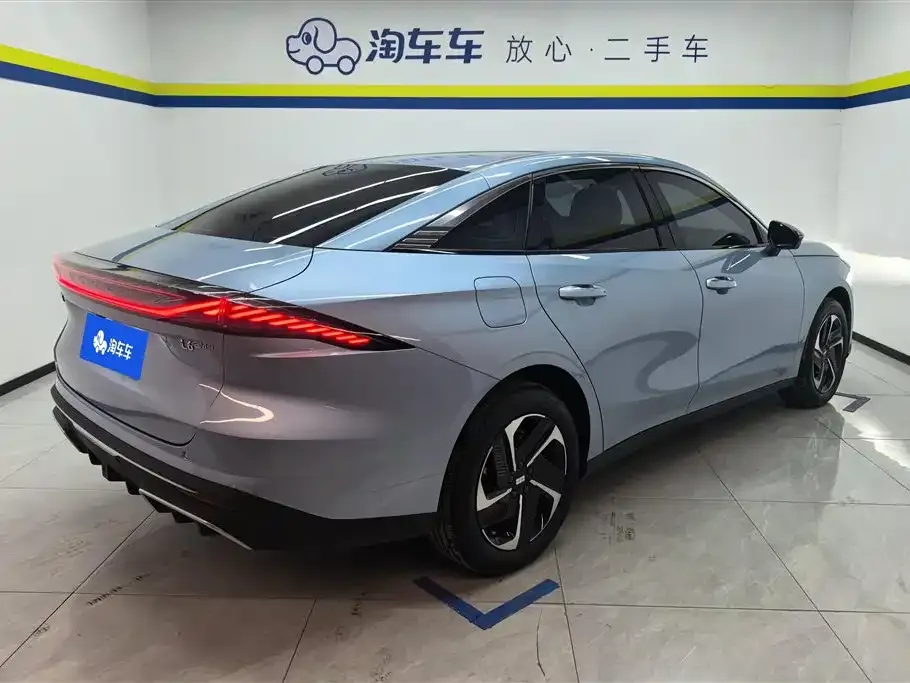 Geely Galaxy L6 — фото 10