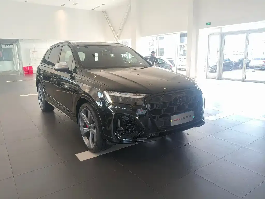 Audi SQ7 — фото 5