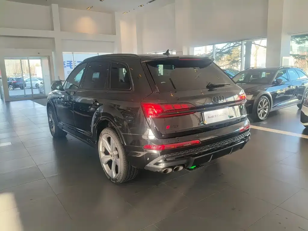 Audi SQ7 — фото 6