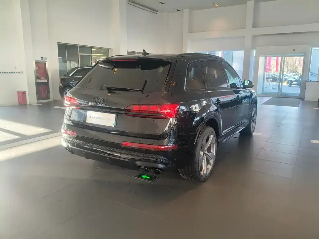 Audi SQ7 — фото 3