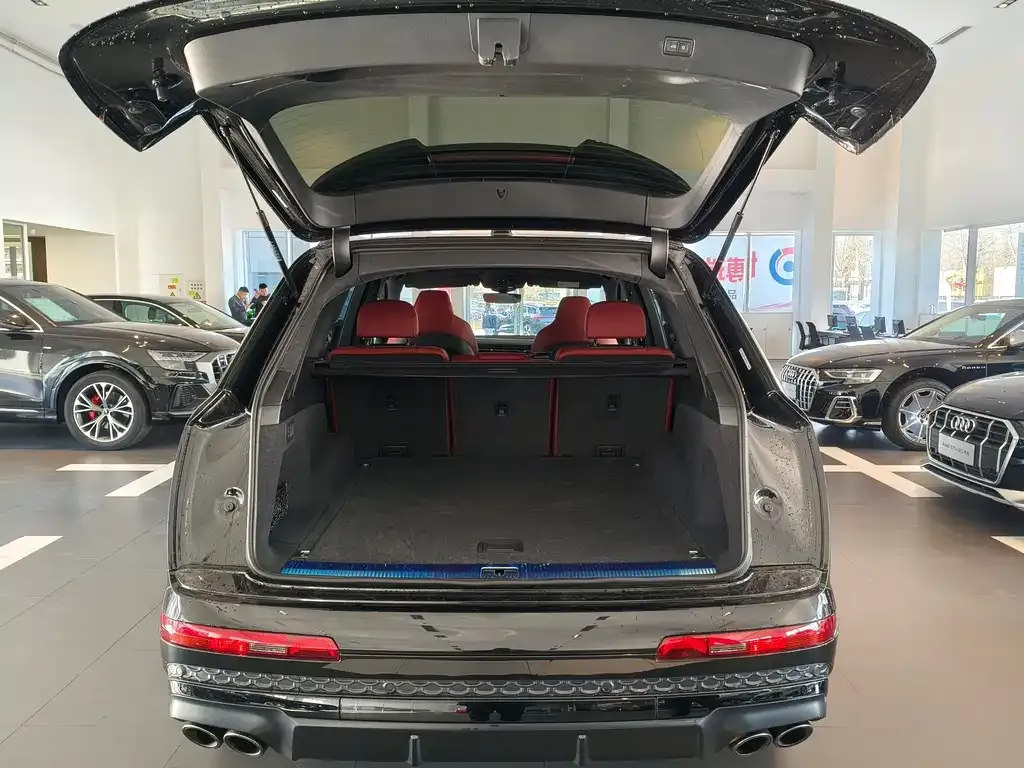 Audi SQ7 — фото 10