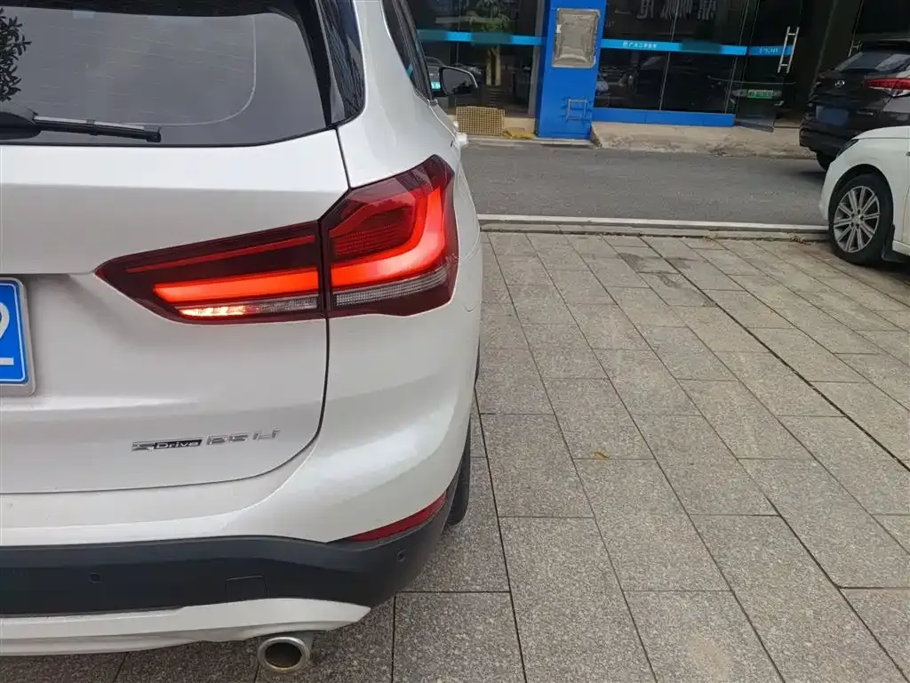 BMW X1 — фото 9