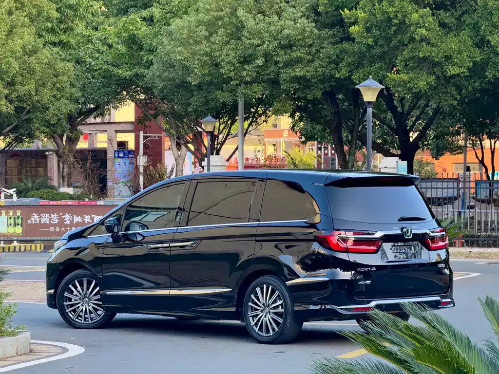 Honda Elysion — фото 7