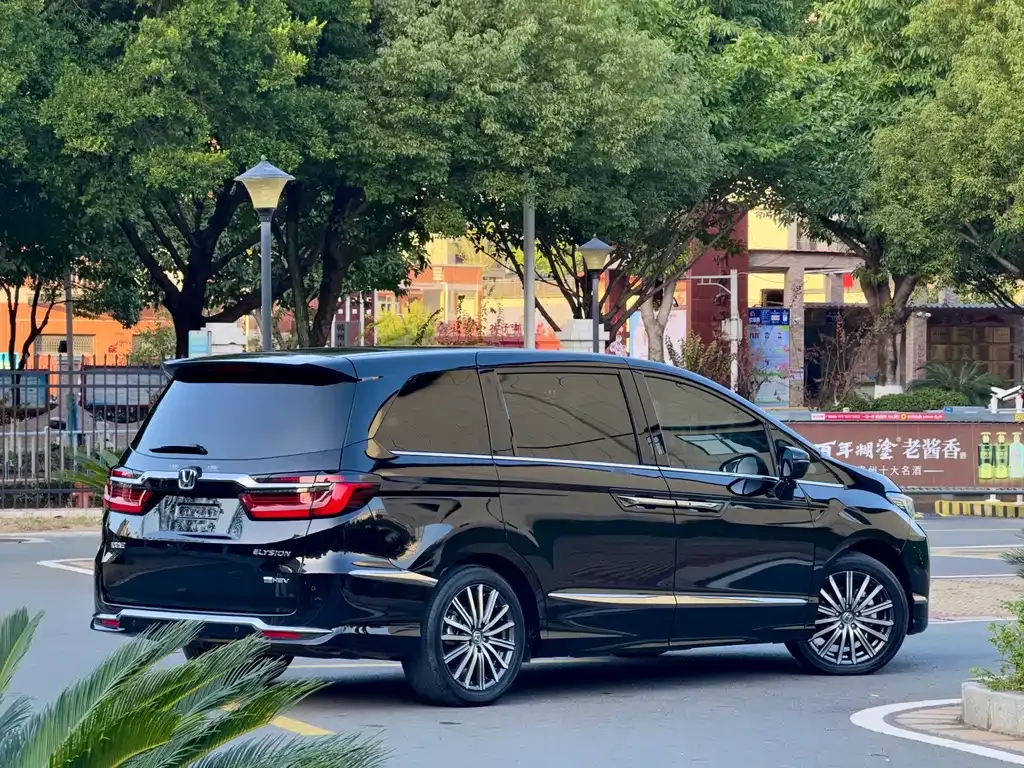 Honda Elysion — фото 8
