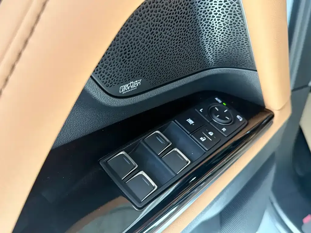 Lexus LX — фото 3