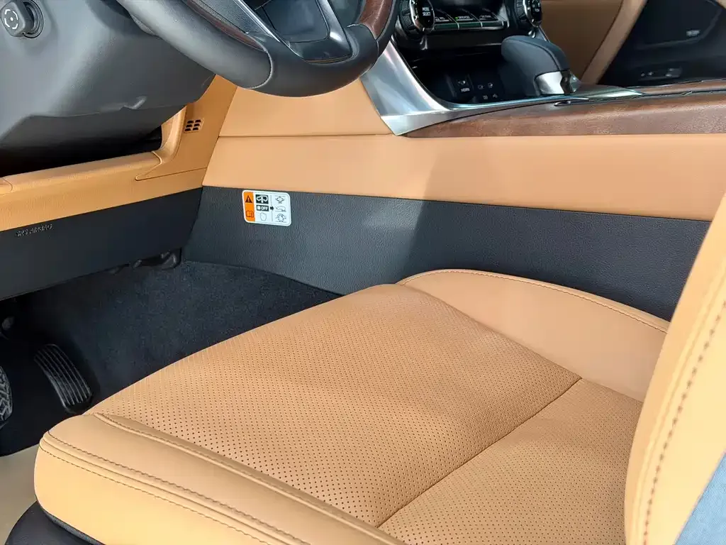 Lexus LX — фото 2