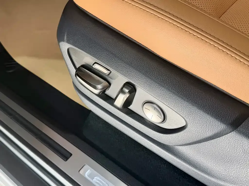 Lexus LX — фото 4