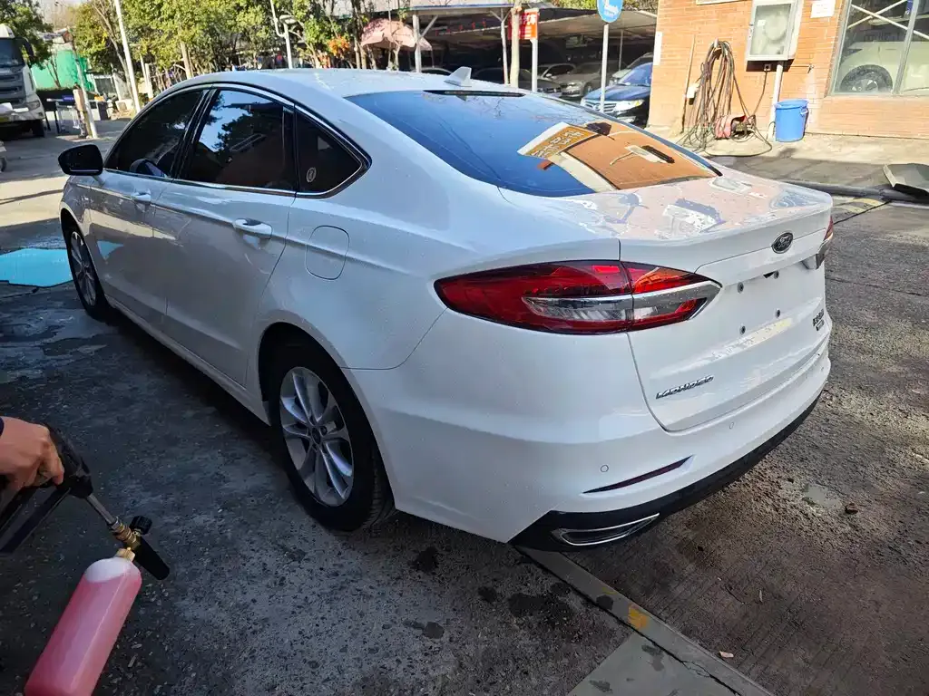 Ford Mondeo — фото 6