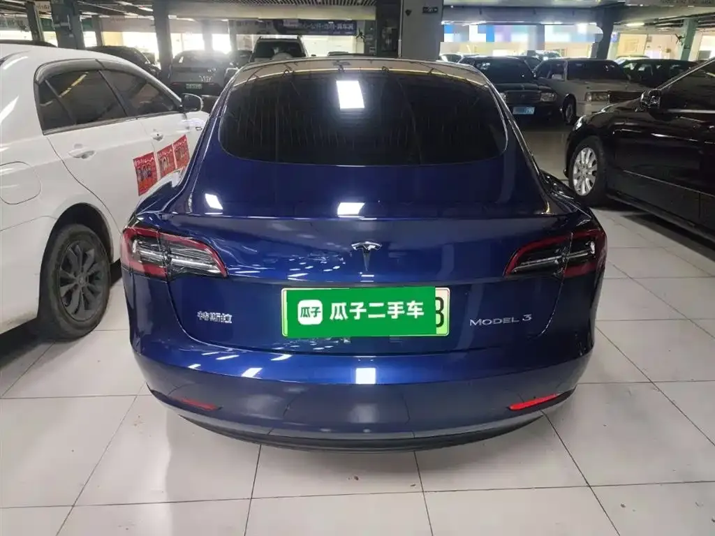 Tesla Model 3 — фото 5