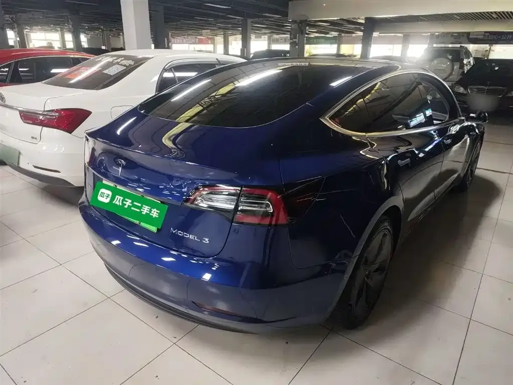 Tesla Model 3 — фото 9