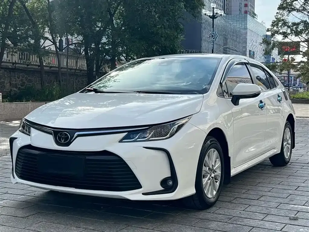 Toyota Corolla — фото 1