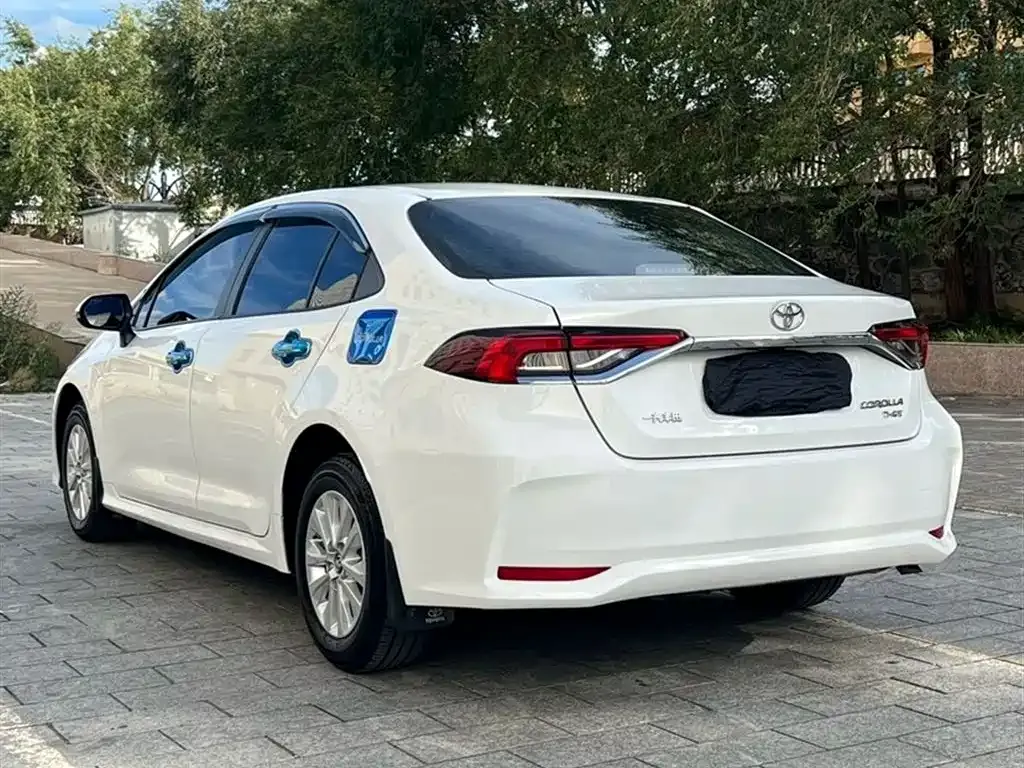 Toyota Corolla — фото 4