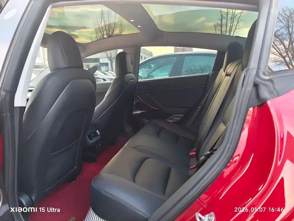 Tesla Model 3 — фото 3