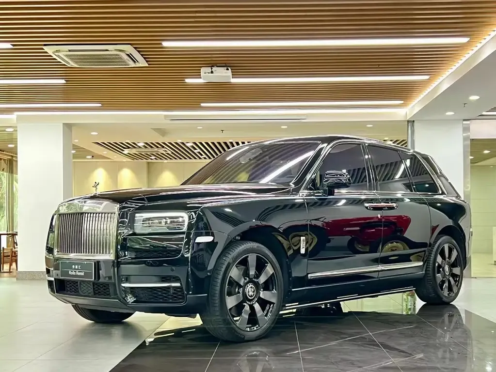 Rolls-Royce Cullinan — фото 1