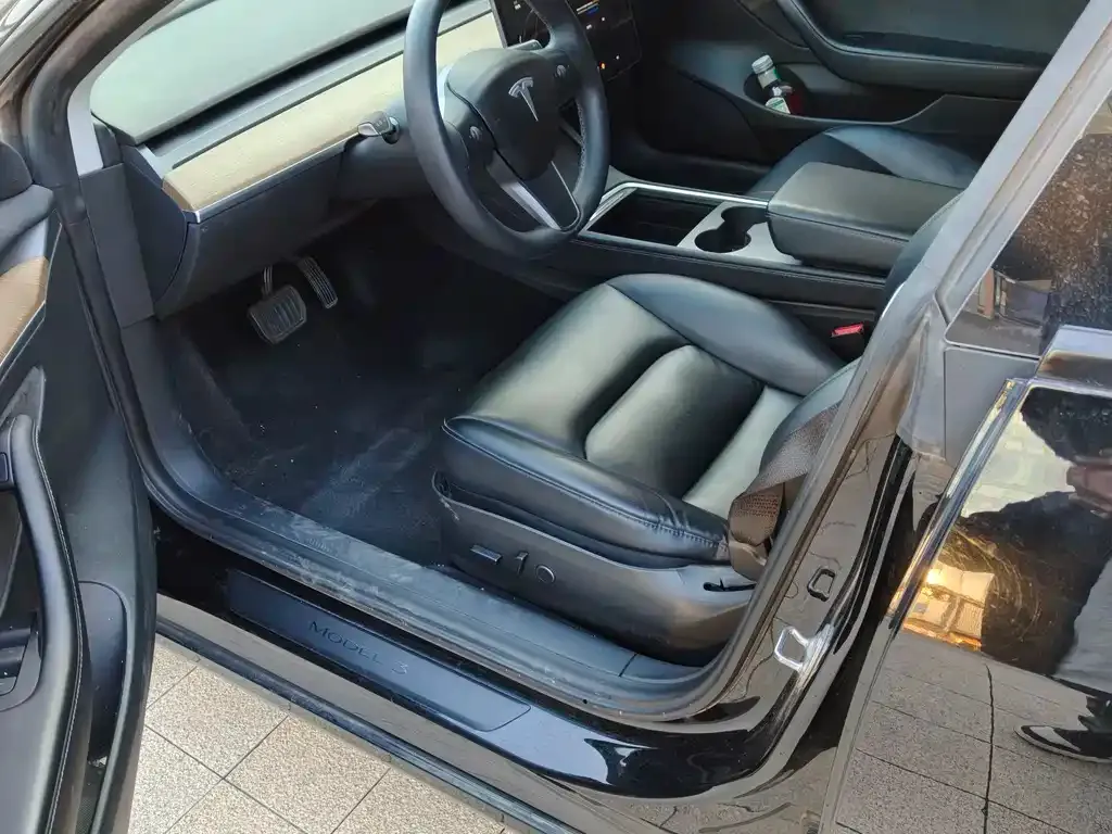Tesla Model 3 — фото 6