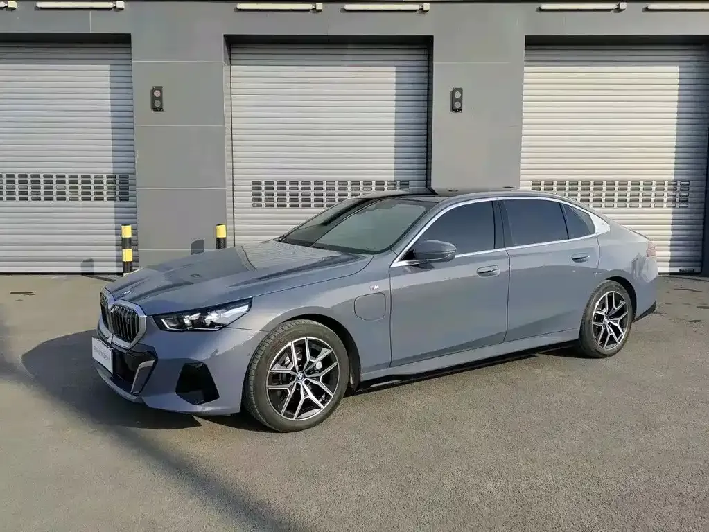 BMW i5 — фото 1