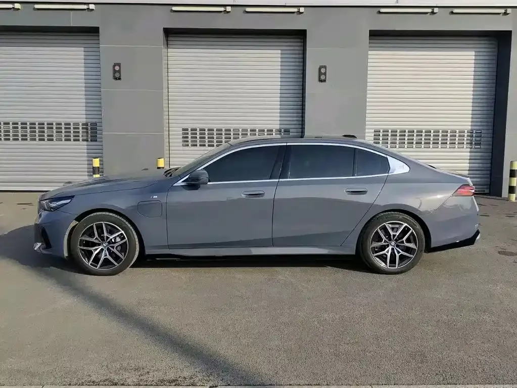 BMW i5 — фото 4