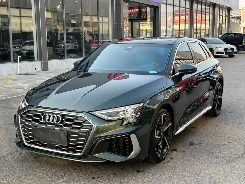 Audi A3 — фото 1
