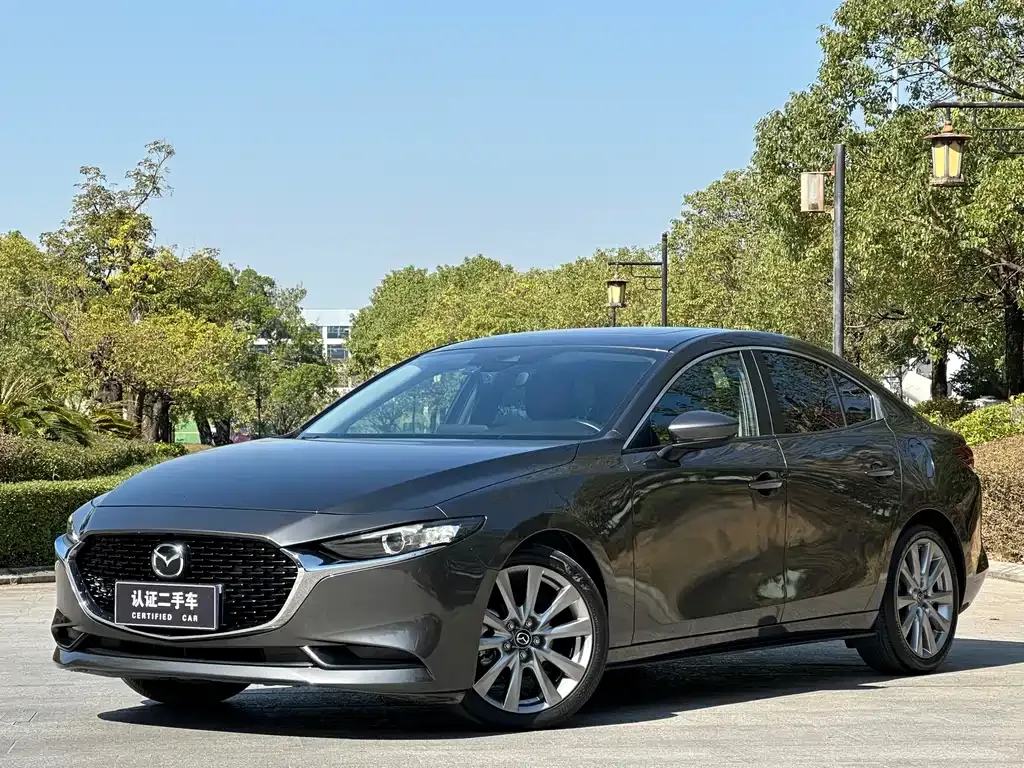 Mazda 3 Axela — фото 1