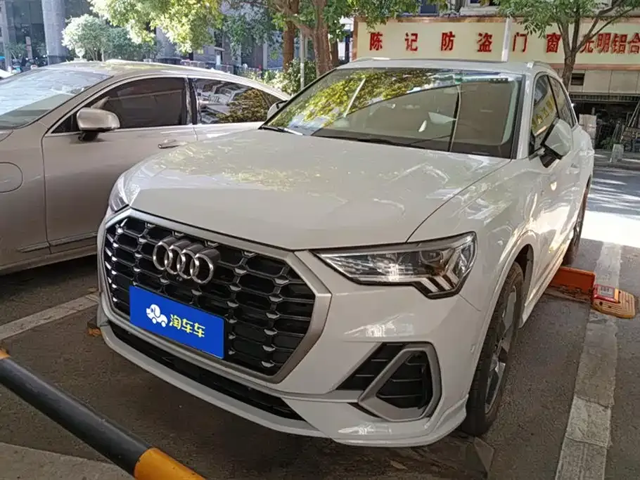 Audi Q3 — фото 1