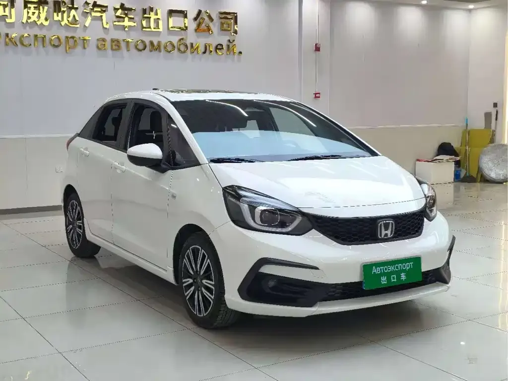 Honda Fit — фото 10