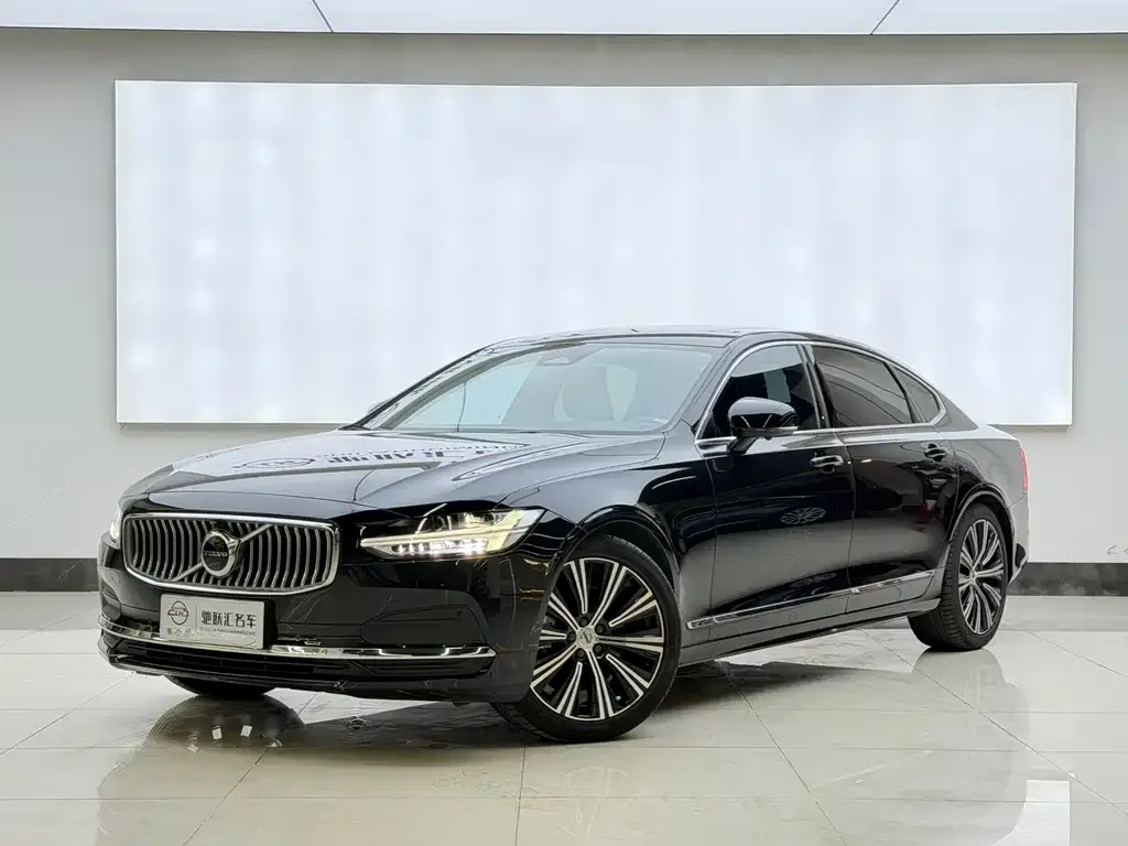 Volvo S90 — фото 1