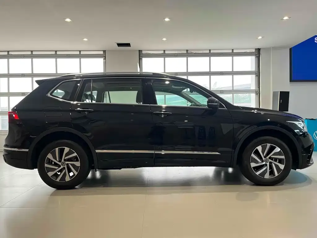 Volkswagen Tiguan L New Energy — фото 2
