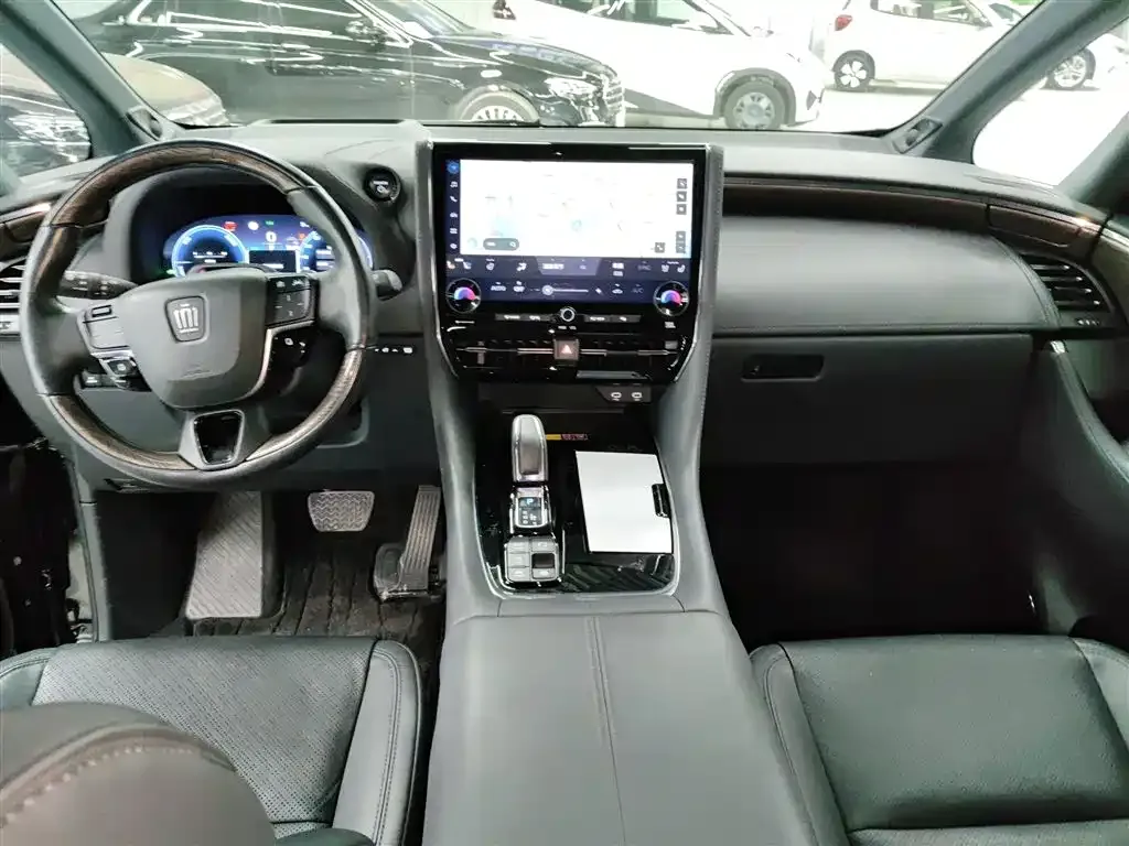 Toyota Vellfire — фото 10
