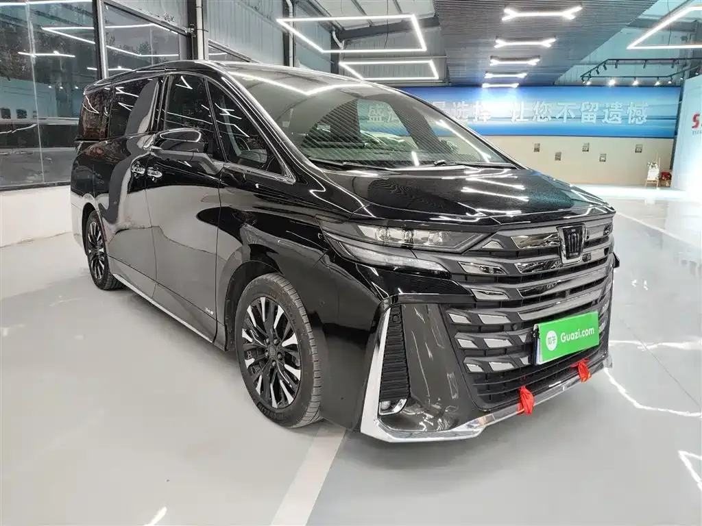 Toyota Vellfire — фото 3