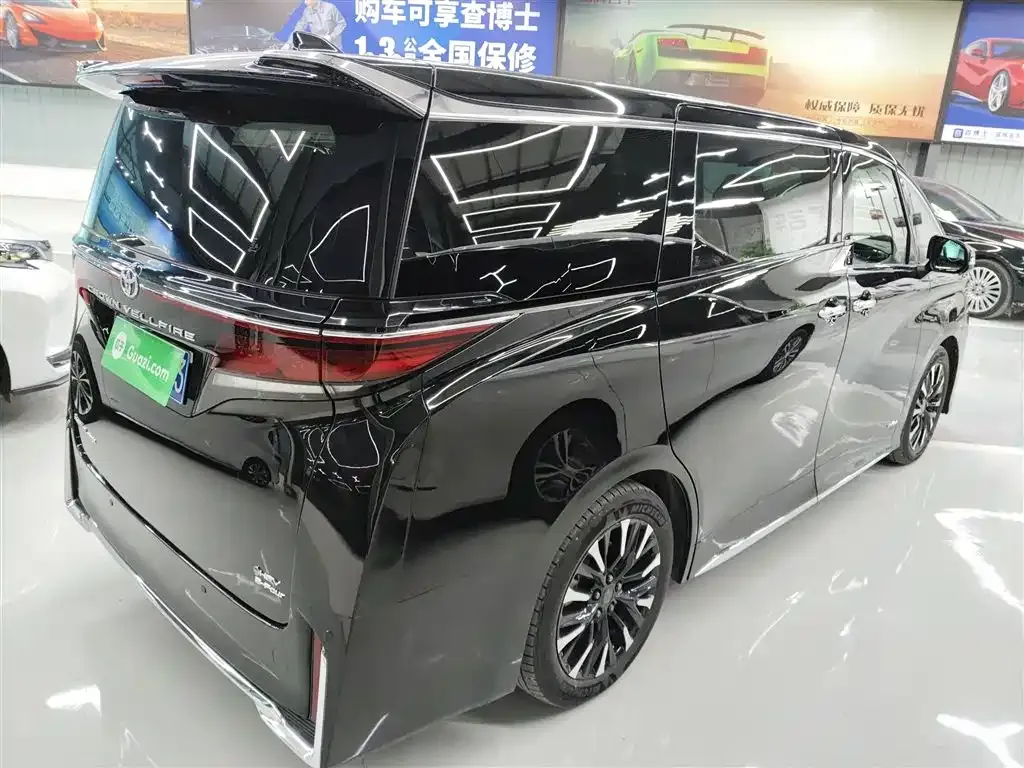 Toyota Vellfire — фото 4