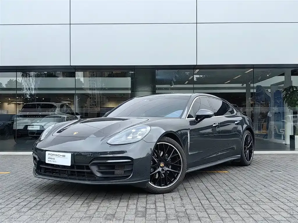 Porsche Panamera — фото 1